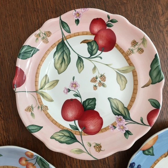 Princess House | 4 Plate Set Fruit on the Vine - Picture 5 of 7